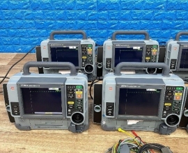 LOT DE 8 DEFIBRILLATEUR LIFEPACK 15