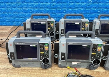 LOT DE 8 DEFIBRILLATEUR LIFEPACK 15